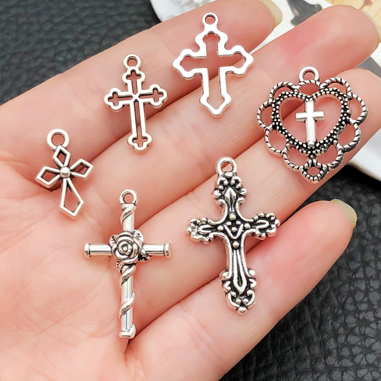 52pcs Assorted Cross Pendants  - Jewelry Making Tutorial avaliação e preço